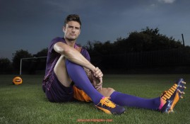 飞鲸体育直播-世俱杯球鞋抓地纹理功能解析及其对比赛表现的影响