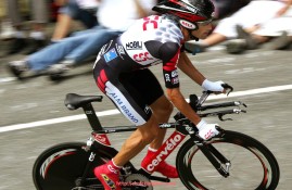 飞鲸体育直播-世俱杯球鞋抓地纹理功能解析及其对比赛表现的影响